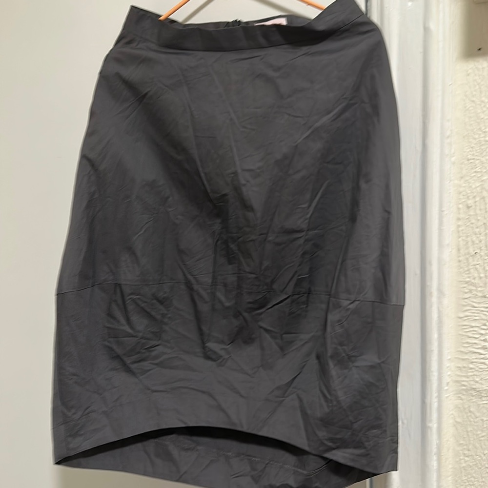 beautiful grey skirt with pockets